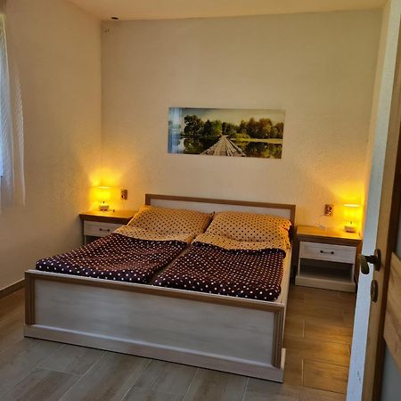 Apartman Sara 리프노나드비타보브 외부 사진